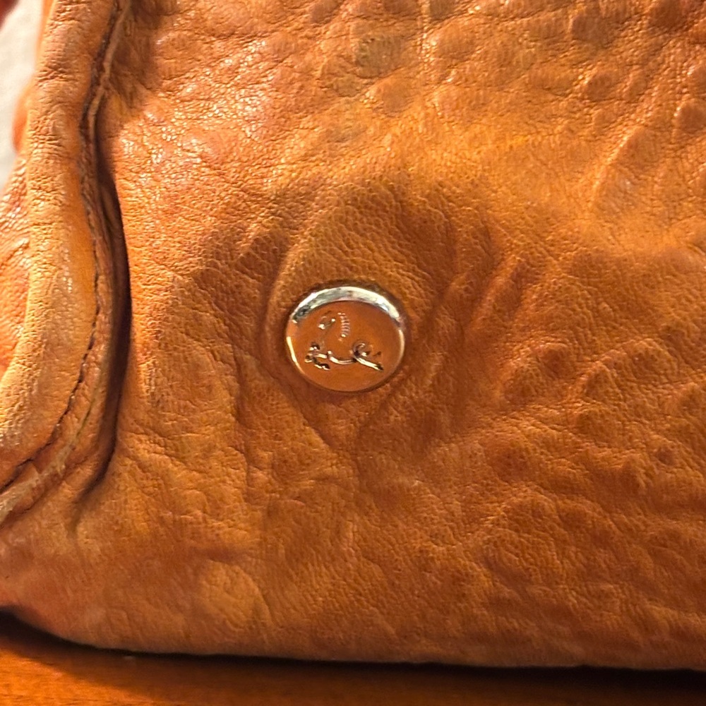 Tre Vero Leather Shoulder Bag - image 8